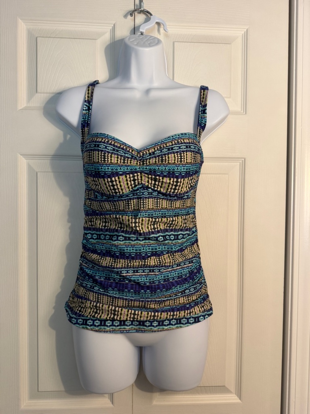 La Blanca swimsuit Top Size 6.